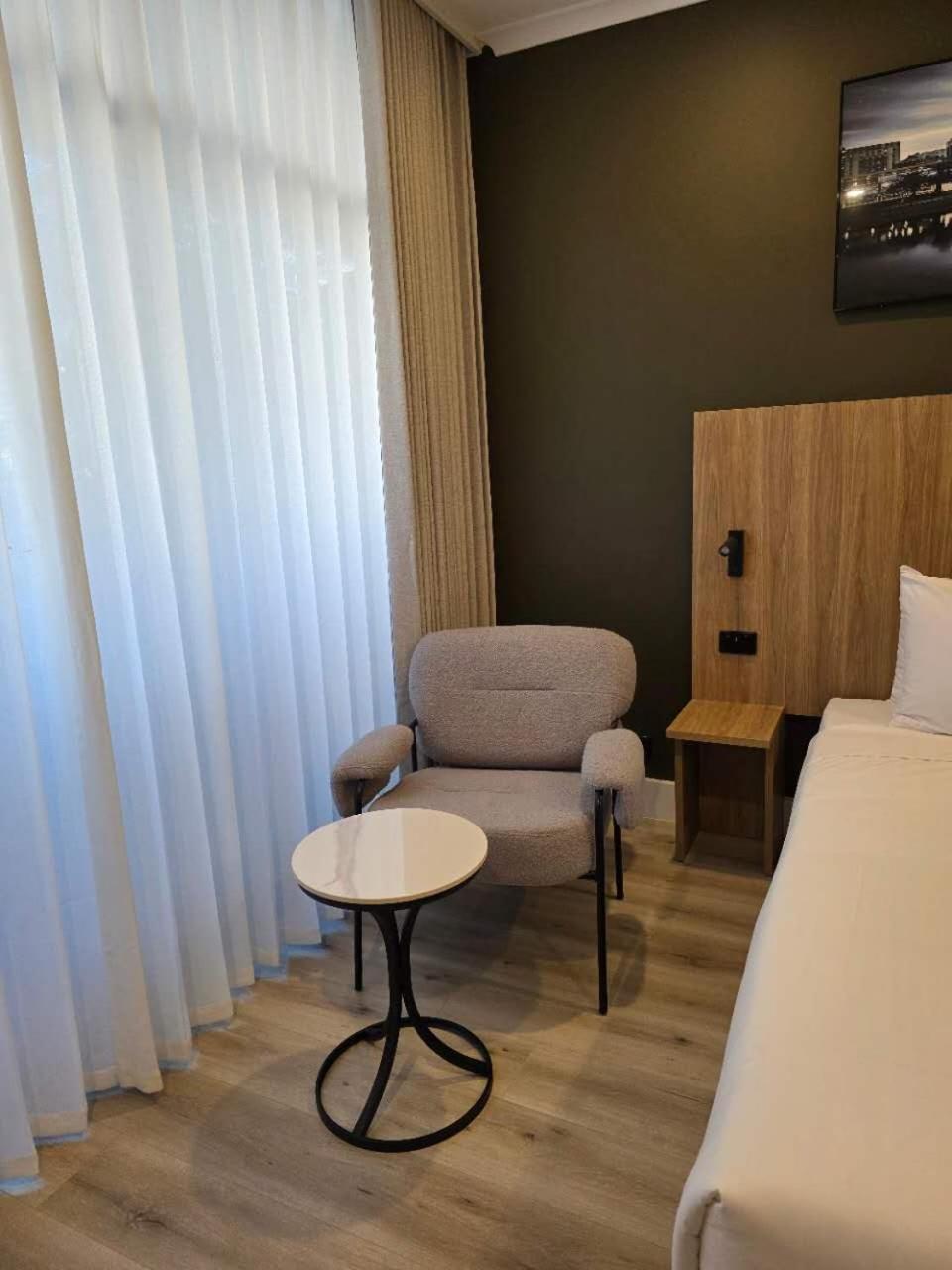 The Parkmore Hotel Мельбурн Экстерьер фото