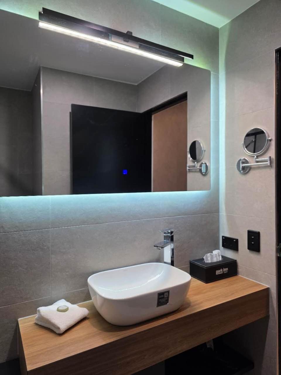 The Parkmore Hotel Мельбурн Экстерьер фото