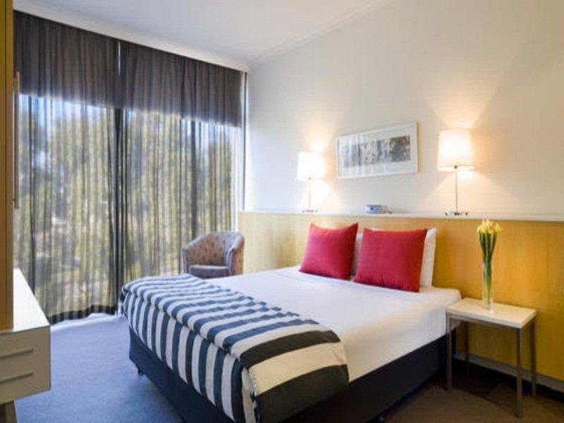 The Parkmore Hotel Мельбурн Экстерьер фото